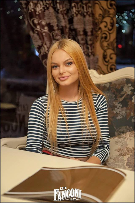 Victoria a fost model şi este sexy-secretara ”Avocatului de un milion de dolari”