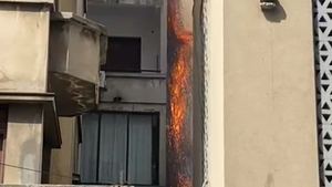 Incendiu în București. Sinagoga din Piața Amzei a luat foc