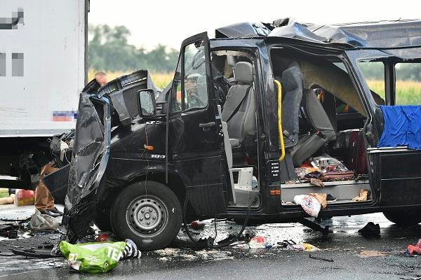 Şoferul microbuzului groazei ar fi condus 1.900 de kilometri fără oprire