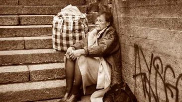 Această cerșetoare era, în urmă cu mulți ani, una dintre cele mai faimoase femei. Acum, a ajuns de nerecunoscut