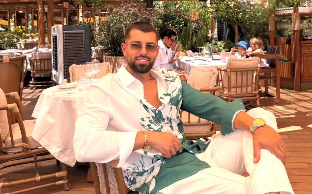 Teo de la „Insula Iubirii” și-a pus fanele pe jar. Cele mai fierbinți imagini din vacanță