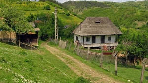 Care e satul din România unde mai locuiesc doar 10 familii. Nu există nici măcar magazin alimentar în localitate