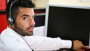Cât câștigi ca angajat în call center cu limba germană. Ce beneficii primești, pe lângă salariu mare și sporurile de weekend