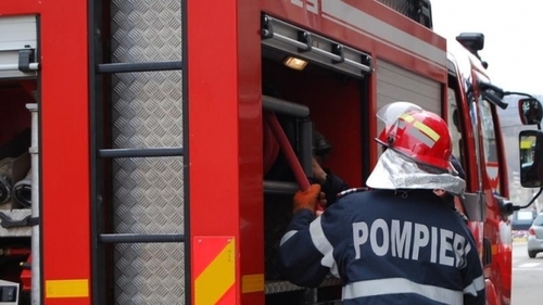 Copiii de la o grădiniţă din judeţul Argeş, evacuaţi după ce un incendiu a izbucnit la un panou electric