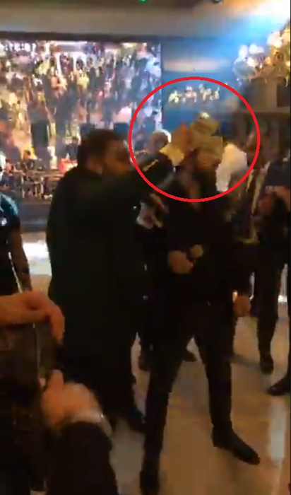 ”Regele manelelor”, îngropat în bani