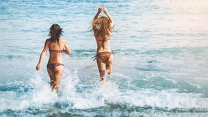 Țara din Europa preferată de români pentru vacanța de vară. Grecia ocupă locul doi