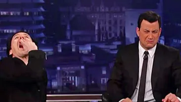 John Cusack a tras o dusca de dezinfectant de maini, in direct la TV