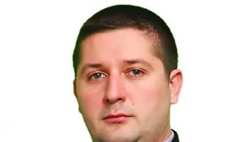 Un jurnalist de la Realitatea TV a fost batut crunt de doi barbati! Dan Bucura: A fost un pumn in ochi si am auzit ceva foarte surprinzator. Mi-a spus: Mai apari in m...tii m..ii la televizor!