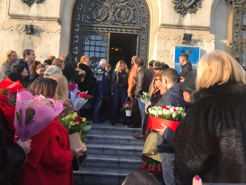 Primele imagini cu Lia Olguța Vasilescu mireasă. Cum s-a îmbrăcat