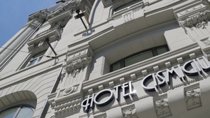 Agonia care a transformat-o in stafie in putul liftului de la Hotel Cismigiu! Filmul celei mai terifiante legende din Bucuresti!