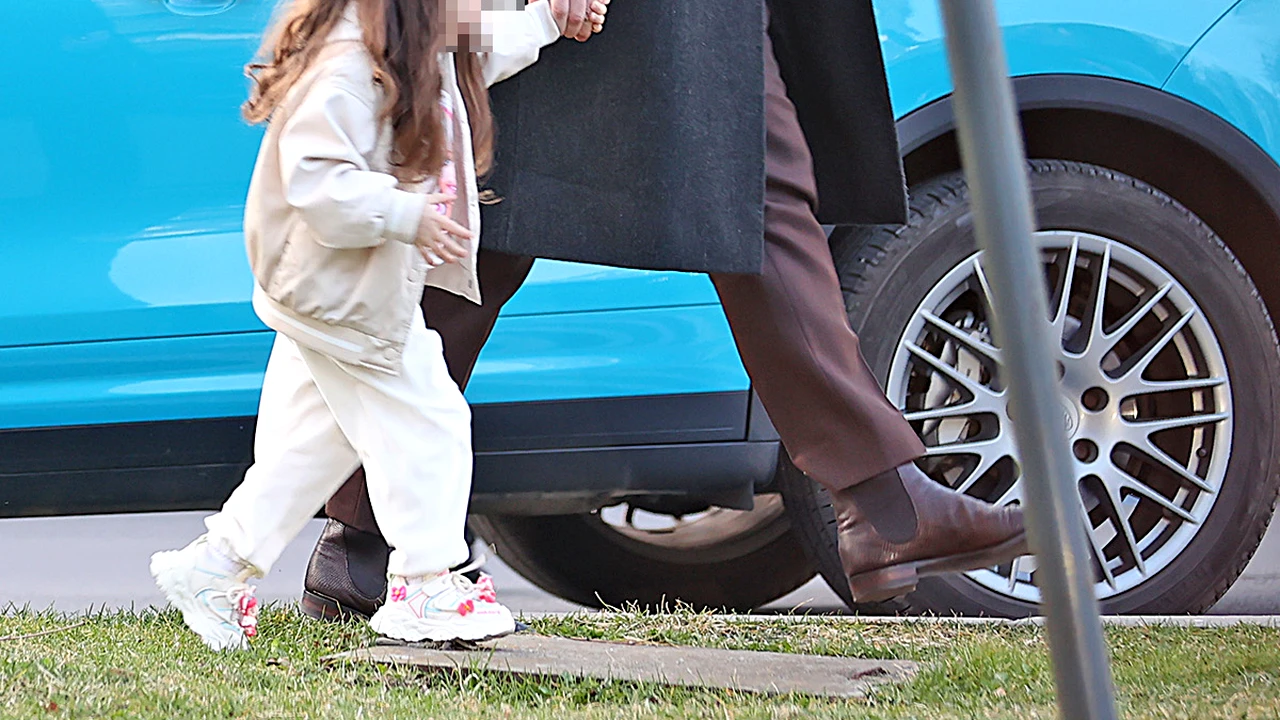 Primele imagini cu fetița lui Tristan Tate