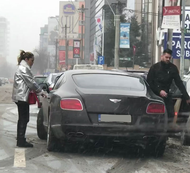 Catalin Tîră a ajuns cu Alexandra Mirea la spital, după ce tânăra a acuzat probleme cu respirația