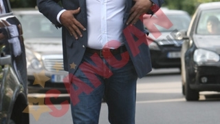Ce a invatat Olaroiu de la Becali! "Ador viata la tara! Imi place sa mulg vaca si sa cultiv legume"