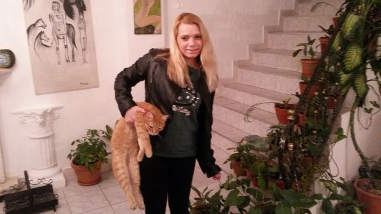 Impacare SOC! O sexoasa blonda de la noi s-a impacat cu iubitul care o inselase cu un alt barbat! Este marea mea iubire!