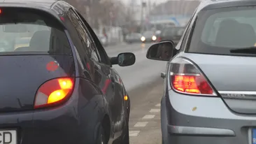 Pe una a platit-o, pe alta a plimbat-o! Mihai Constantinescu face tranzactii in plina strada!