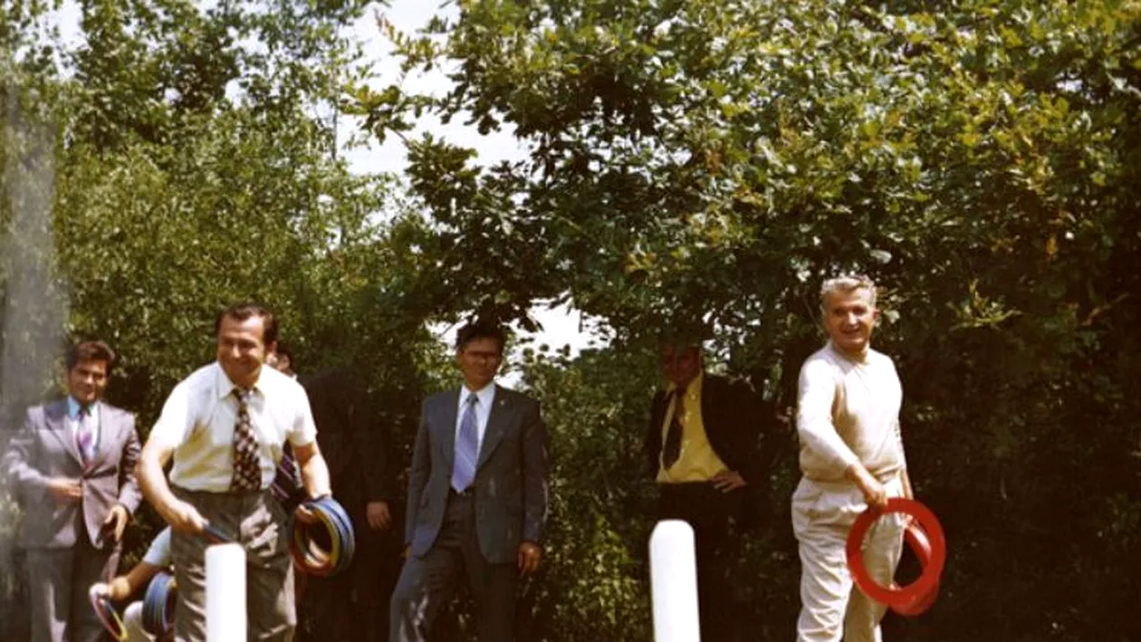 Ce relație a avut Ion Iliescu cu Elena Ceaușescu, de fapt. S-a aflat ce sacrificii a făcut soția lui Nicolae Ceaușescu pentru el