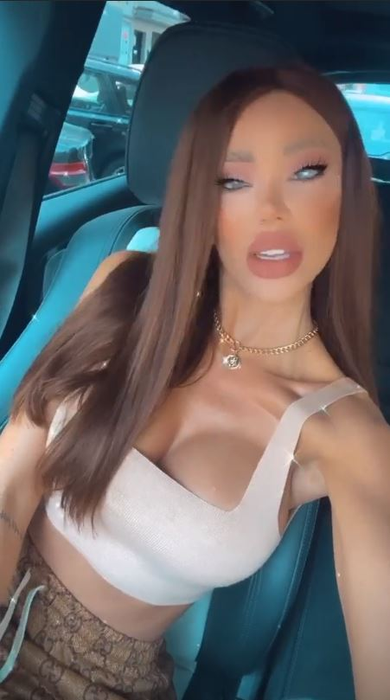 Bianca Drăgușanu și-a schimbat total look-ul: “Ce bine te prinde culoarea asta la păr”. Cum arată fosta prezentatoare care a renunțat la blond | FOTO