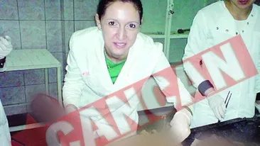 Profesoara si-a lasat studentele sa se fotografieze