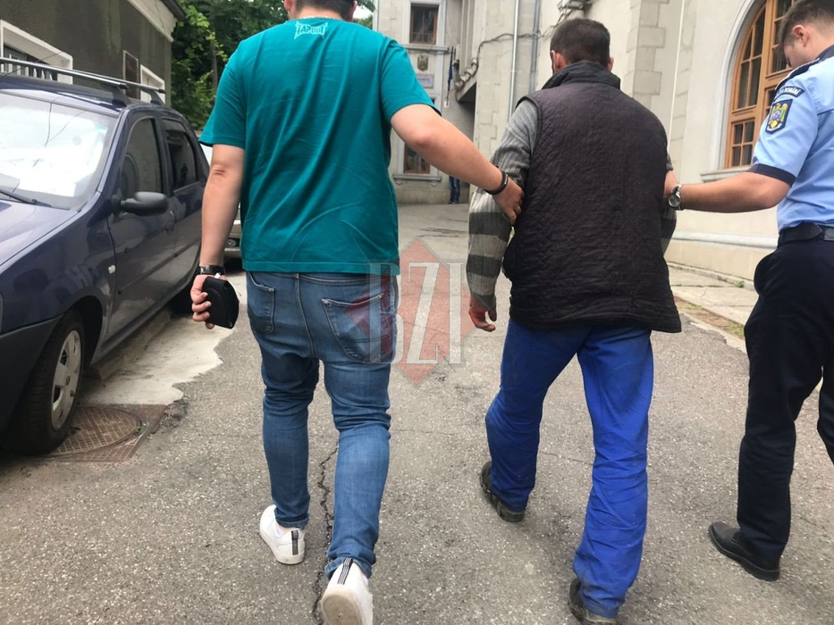 Un bărbat din Iași i-a tăiat stomacul fratelui și s-a făcut nevăzut: „Nu mai e om”