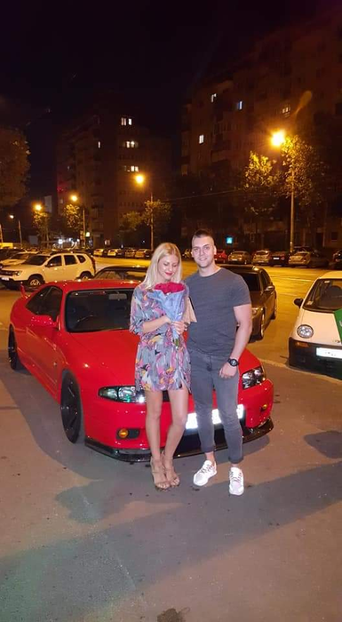 Colegii polițiști au venit să aprindă lumânări la locul unde Ionuț a murit, după accidentul de la Palatul Parlamantului