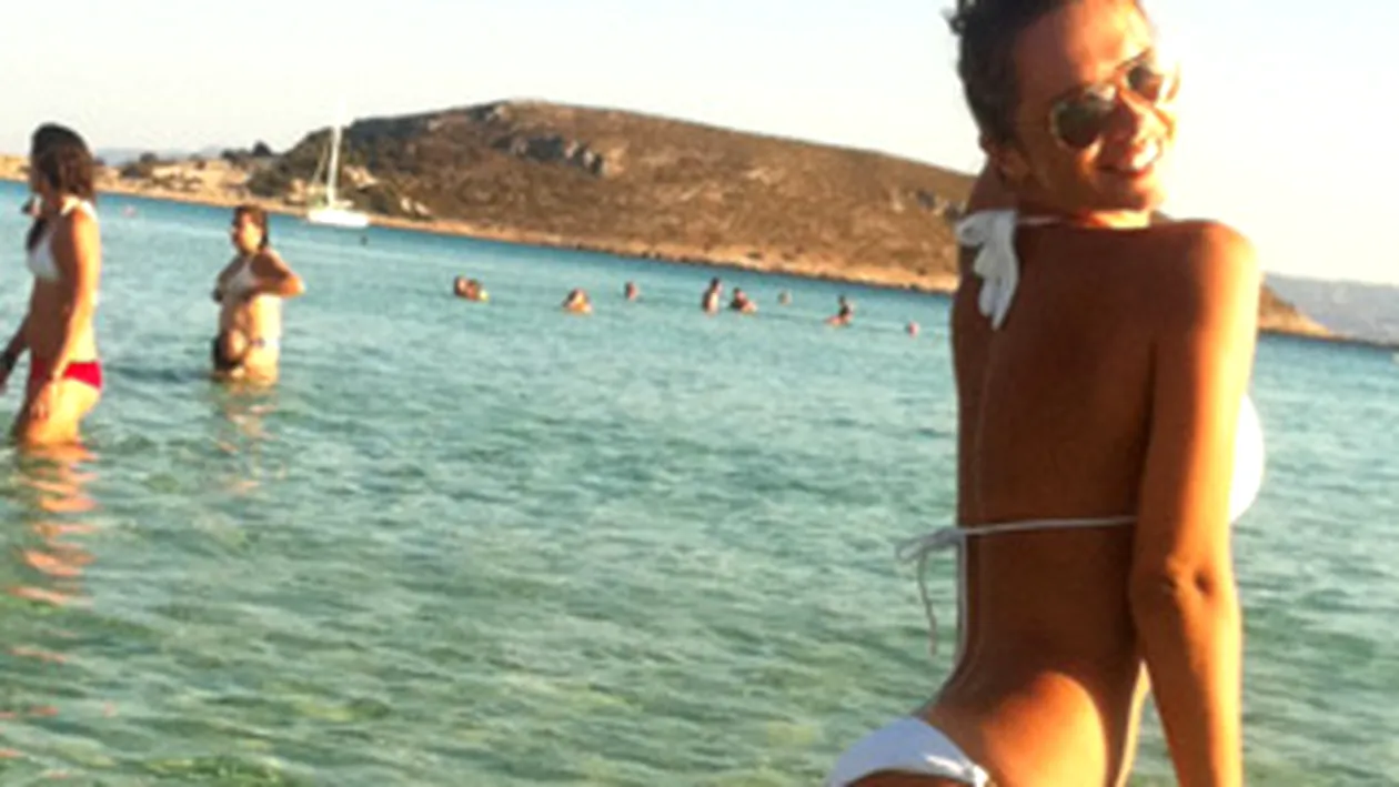 Uite cum arata Magda Palimariu in costum de baie! A fost la pescuit in Grecia: M-am delectat cu ore tihnite la plaja