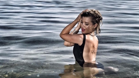 Gina Pistol, pictorial nud după ce s-a aflat că se iubeşte cu Smiley! Cum arată vedeta goală la 35 de ani