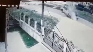 Grav accident de circulație surprins de camerele de luat vederi în Vâlcea. Doi șoferi au murit impactului violent