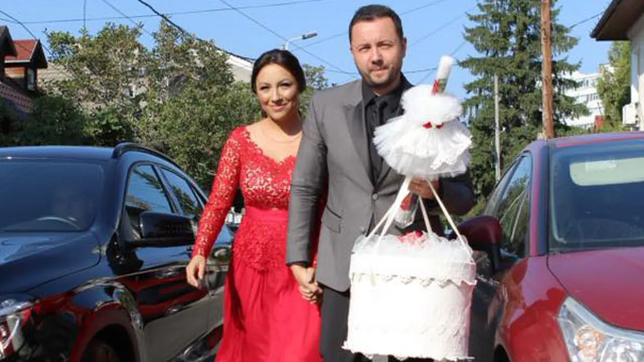 Emotii la botezul micutei Rosa! Nasii Andra si Maruta au intarziat! Este politia in...