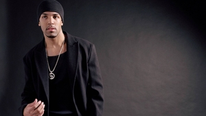 Craig David vrea sa manance usor si sanatos in timpul sederii in Romania. A cerut piept de pui dezosat si neaparat feliat