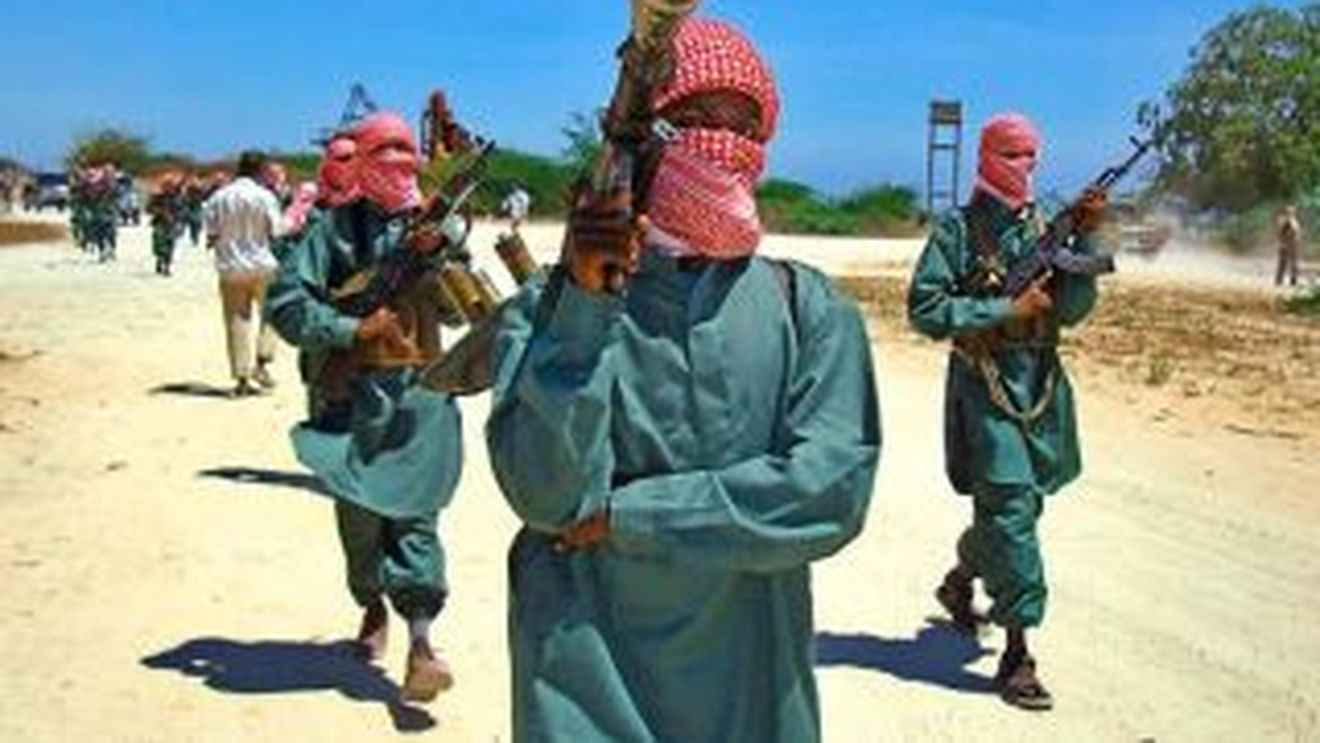 Doua explozii la o moschee din capitala Somaliei au ucis 35 de persoane, ranind alte cateva sute