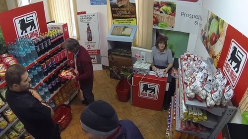 Câți lei primește salariu lunar o casieriță în Mega Image. Suma pare ireală!