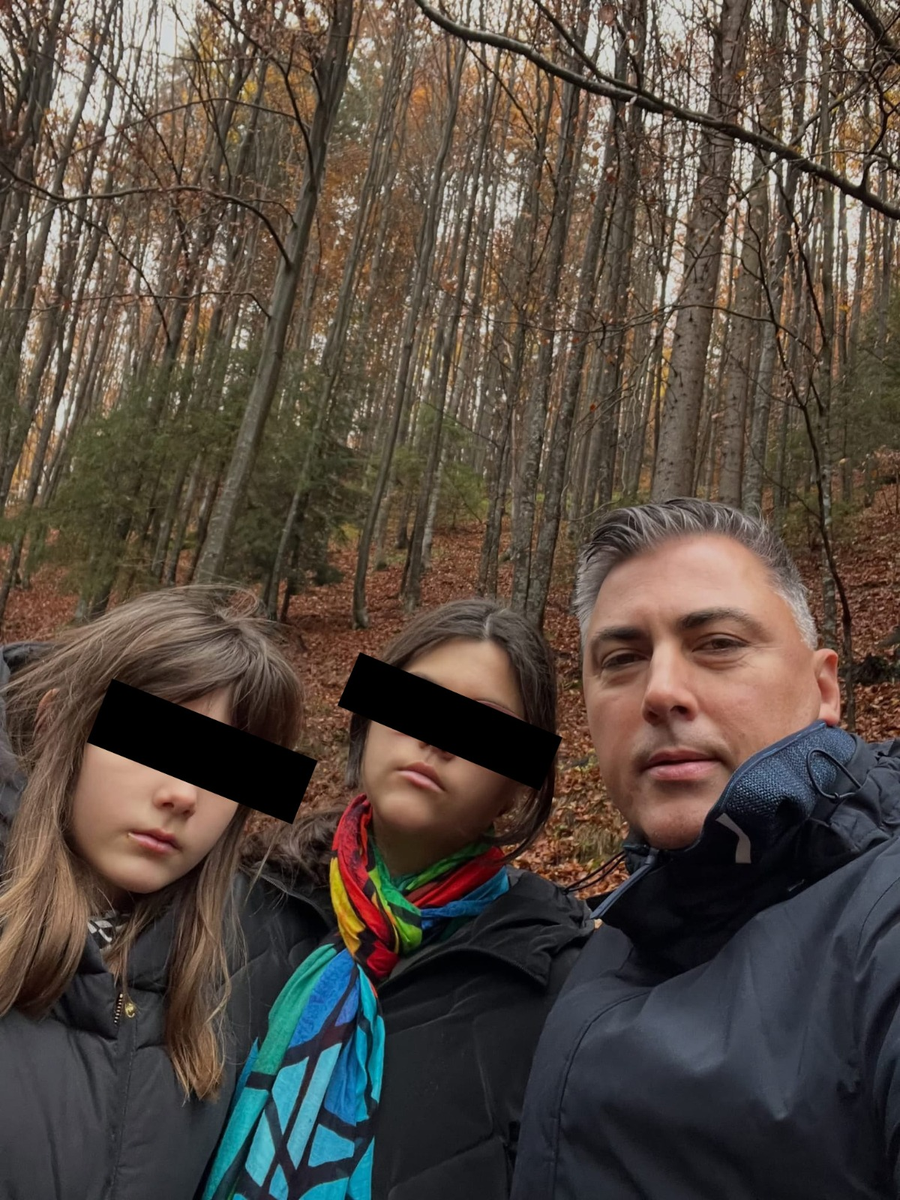 Alexandru Ciucu și ficele sale/ sursa foto: social media