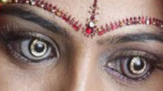 Un indian a creat lentilele de contact cu aur si diamante