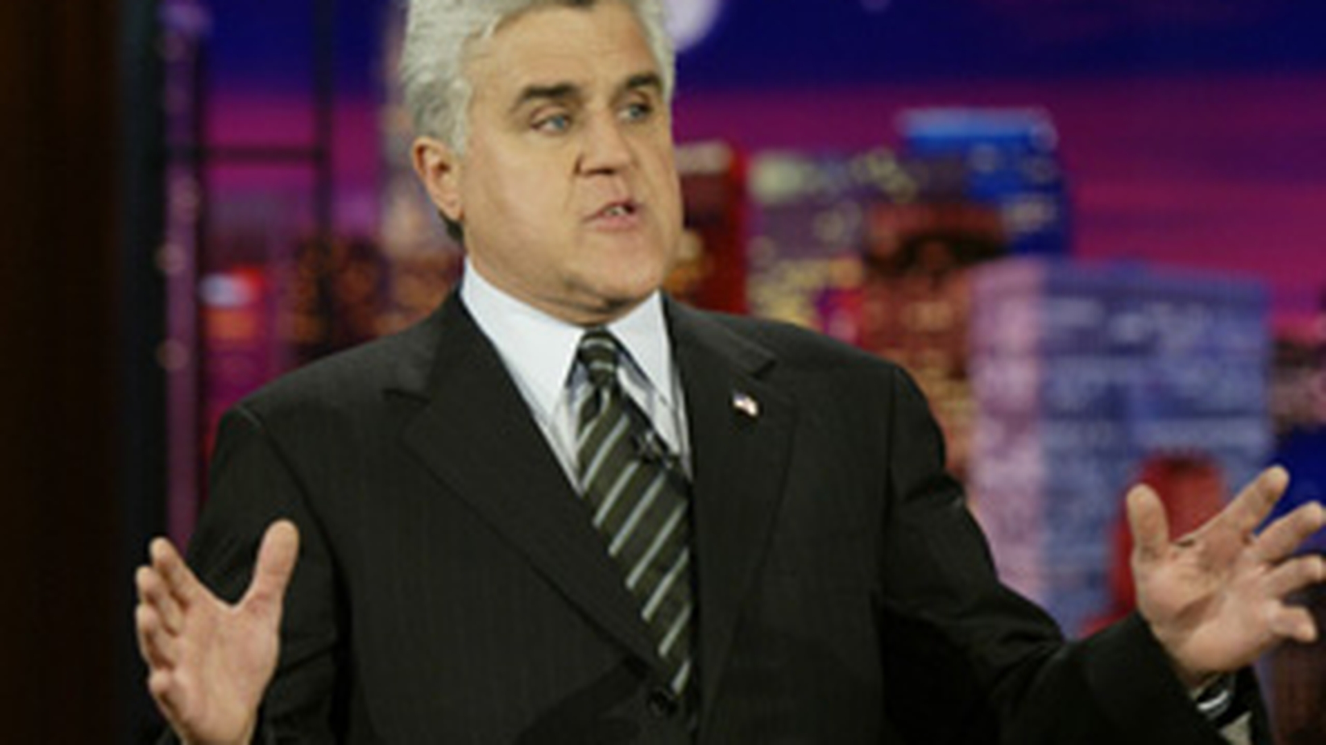 VIDEO S-a intors la NBC! Jay Leno, din nou gazda emisiunii "Tonight show"!