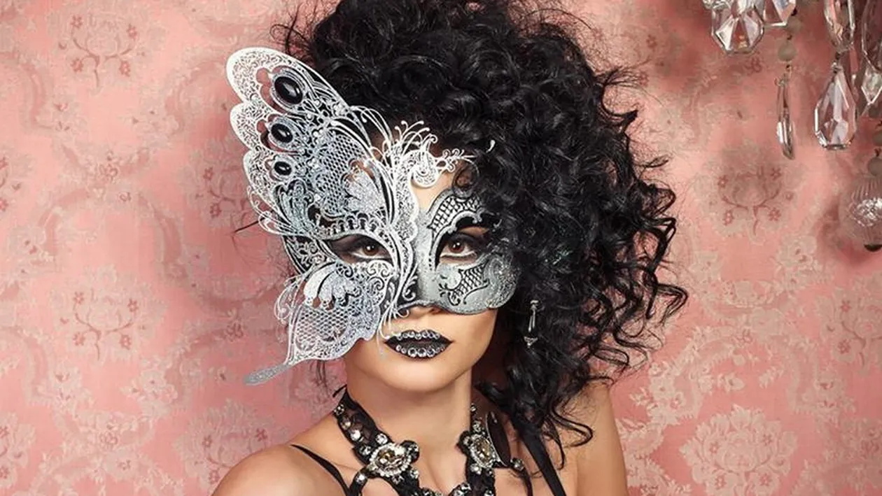 VIDEO O solista celebra a aparut fara chiloti, in videoclip! Imaginile care-ti taie rasuflarea! Vezi cat de sexy este