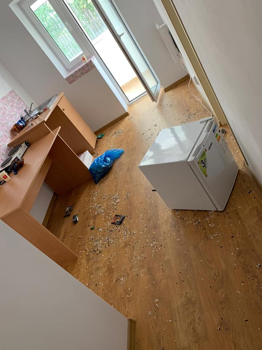 Dezastrul lăsat de românii care au stat într-un centru de carantină din Galați. Viceprimar: „Cine este om și cine câine?”. Imagini greu de privit