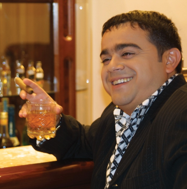 Adi Minune, pus pe fugă de clanul Paşparache