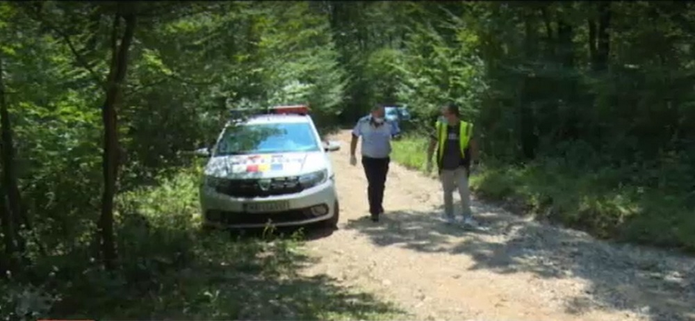 Moartea unui bărbat este învăluită în mister! Cum a fost găsit într-o pădure din Dâmbovița