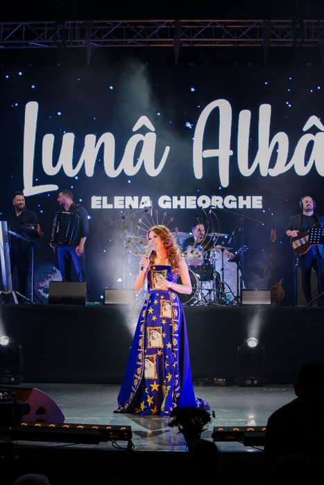 Elena Gheorghe, mărturii în lacrimi în fața a peste 4.000 de oameni. Imagini senzaționale de la show-ul cu muzică armânească