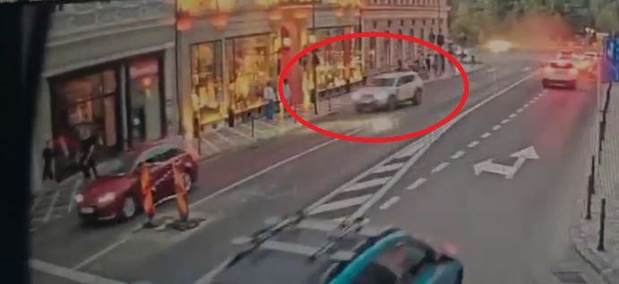 Accident tragic în Brașov: o mașină a intrat în plin în pietonii de pe trotuar. Două persoane au murit
