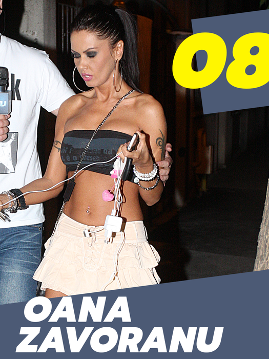 TOP 30 sexy-vedete care și-au scos abdomenul la ”interval”! Antonia, Alexandra Stan și Otniela n-au avut ”milă” de trecători!