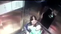 VIDEO. Bonă care a lovit cu bestialitate un bebeluş, filmată în lift. Părinţii au dat-o pe mâna Poliţiei!