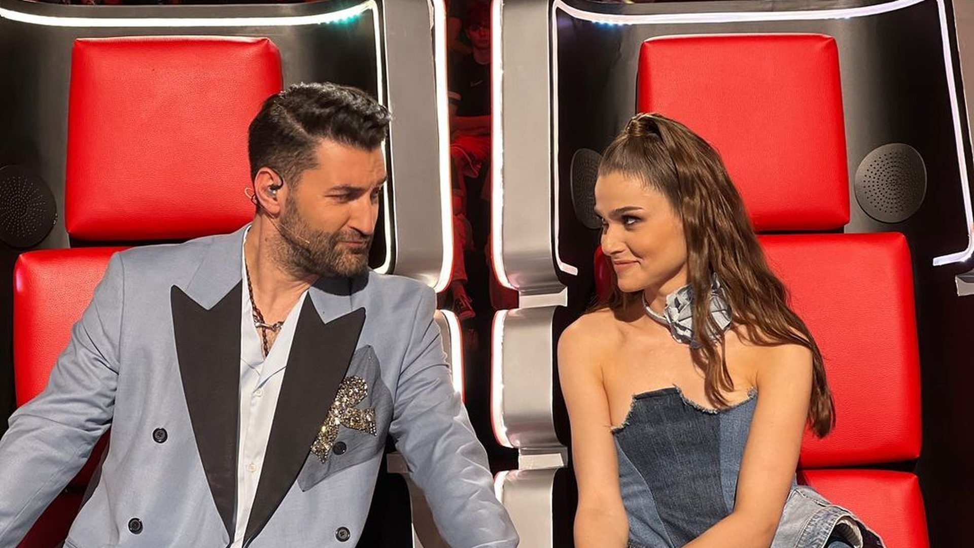 Legătura neştiută dintre Smiley şi Theo Rose. S-a întâmplat pe vremea când artista era doar o copilă