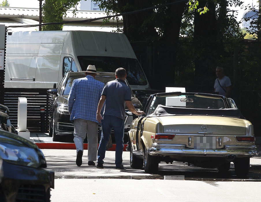 ”Tăticul McDonald’s și City Grill”, conduce un Mercedes  280 SE de peste 100.000 de euro