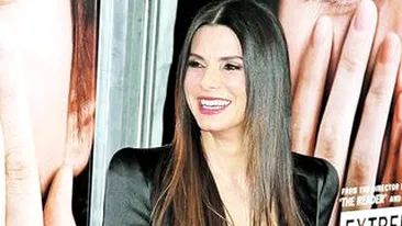 Sandra Bullock a rupt gura targului la premiera noului ei film! Cine ar zice ca are 47 de ani?