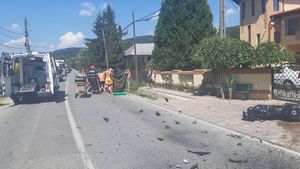 Accident grav în Argeș! Un motociclist a fost spulberat de pe șosea după impact cu două autoturisme