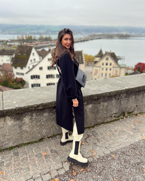 Andreea este cea mai bogată stewardesă din România (SURSA FOTO: INSTAGRAM)