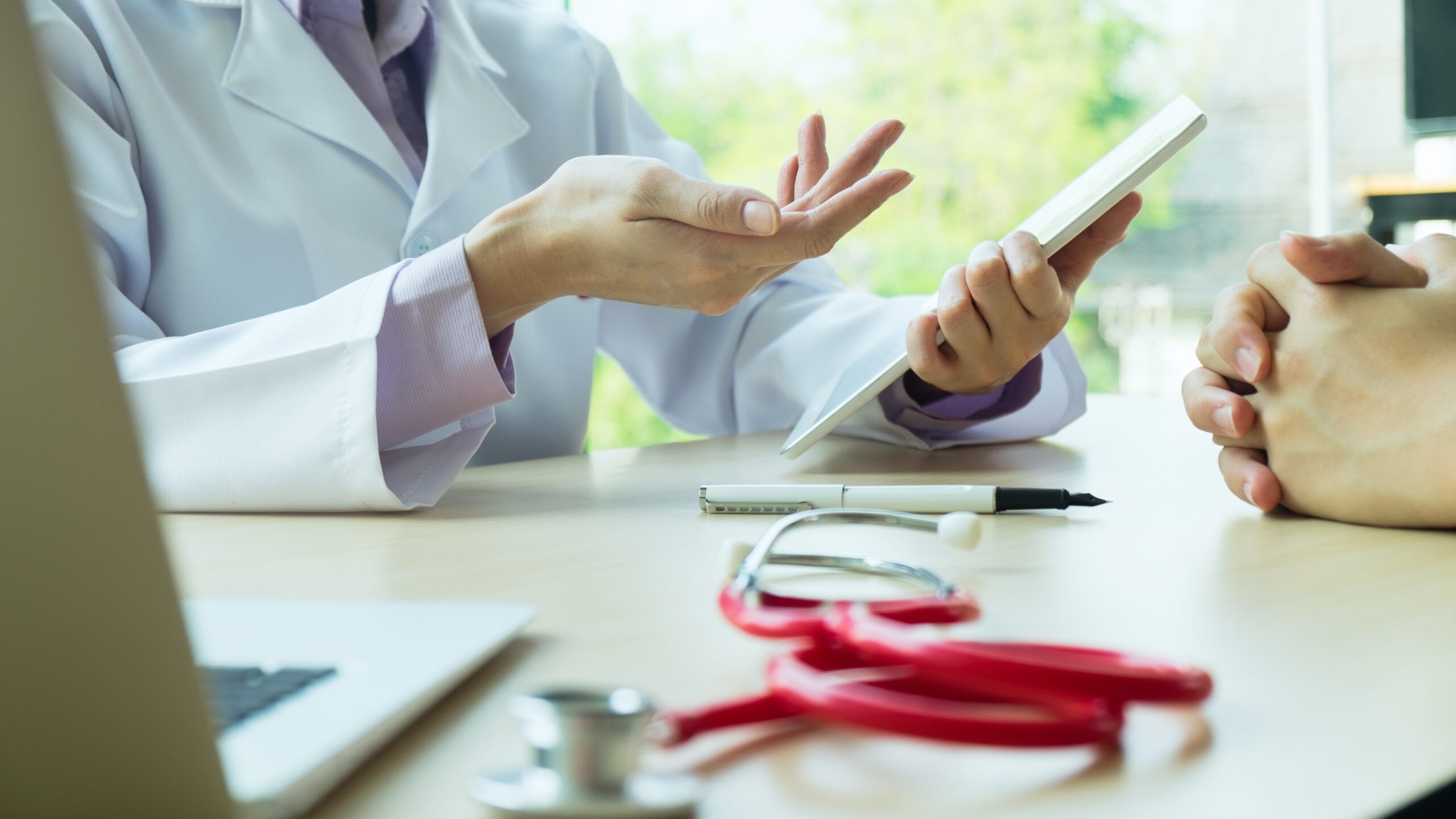 Concediul medical poate dura mai mult de o lună! Cine poate prelungi certificatul și în ce condiții