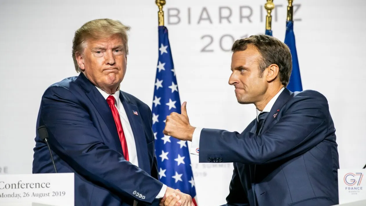 Donald Trump vs. Emmanuel Macron! Duelul „strângerii de mână” care a devenit viral pe TikTok!