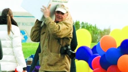 Harrison Ford, cocosat de cadouri!